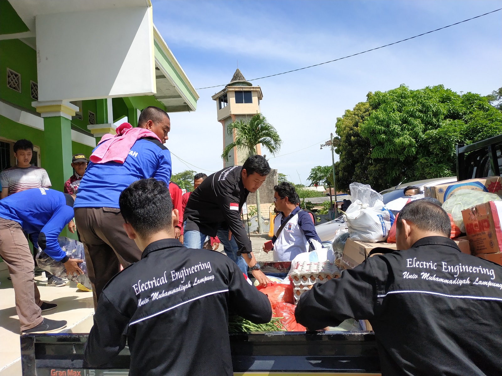 bantuan bencana alam tsunami kalianda